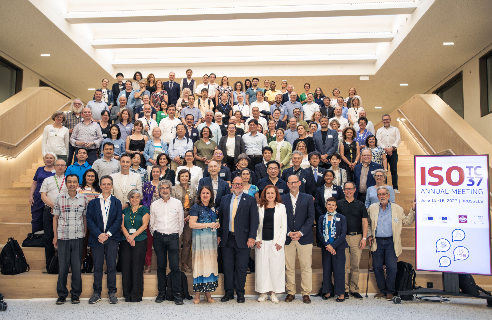 Gruppenfoto zu Beginn der ISO TC 37 World Conference